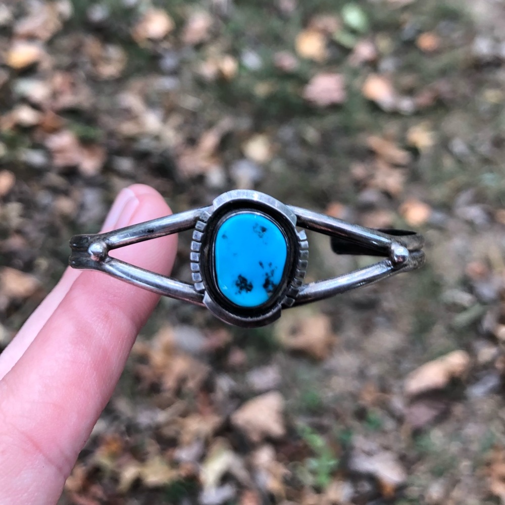 Vintage Navajo Sterling Turquoise Cuff Bracelet - Picture 13 of 13